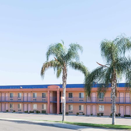 Howard Johnson By Wyndham Bakersfield Exteriér fotografie