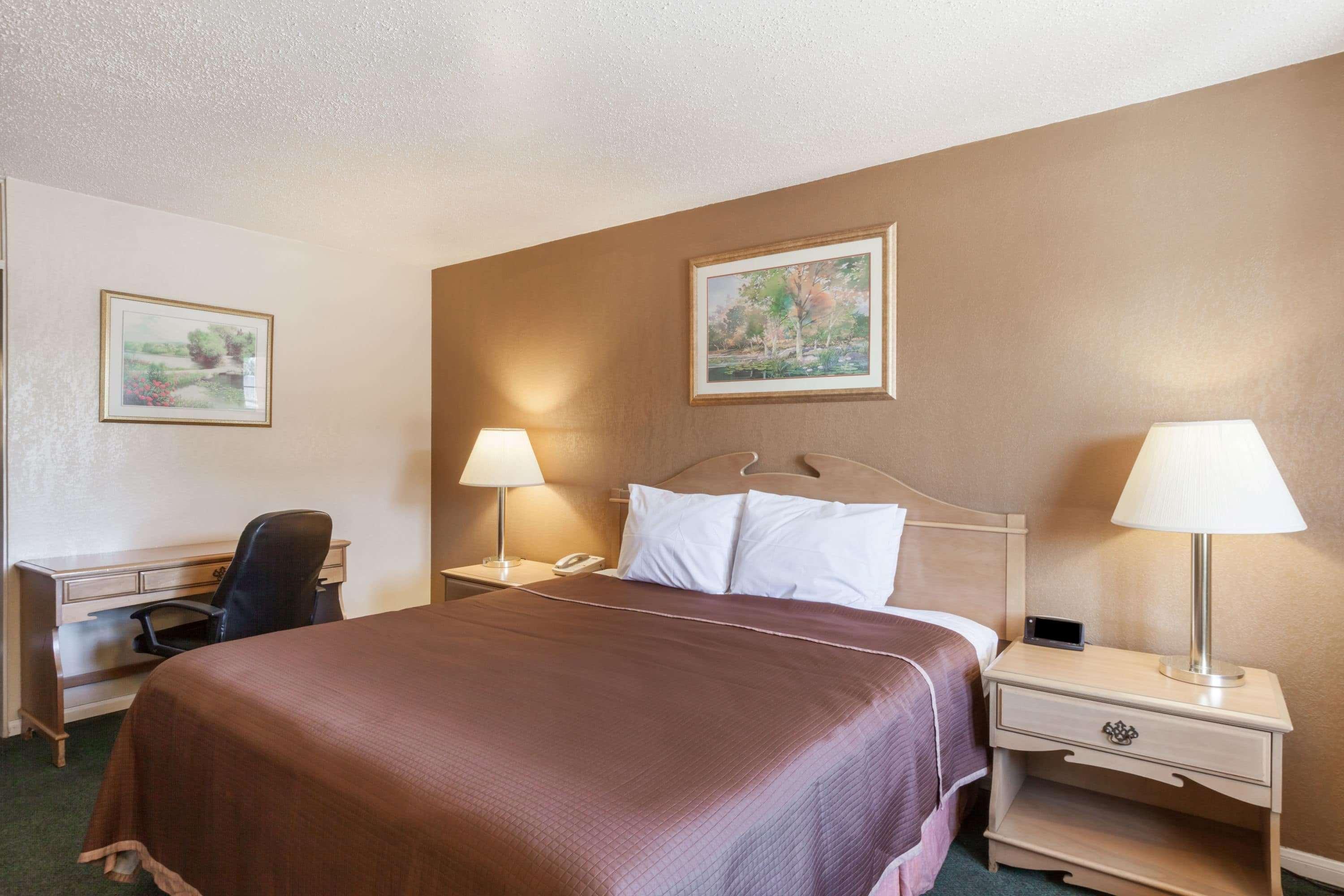 Howard Johnson By Wyndham Bakersfield Exteriér fotografie
